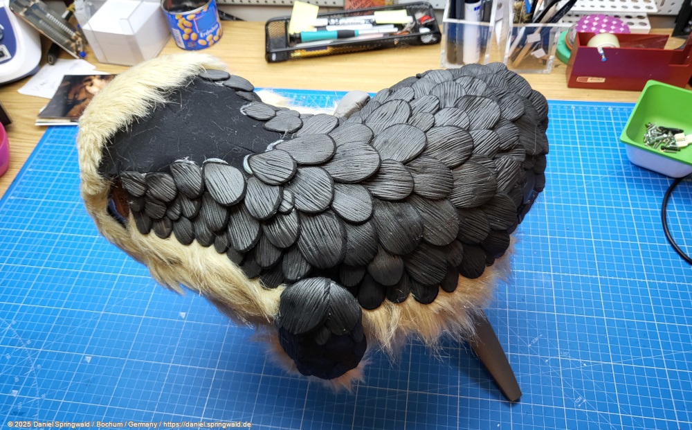Elastic scale skin